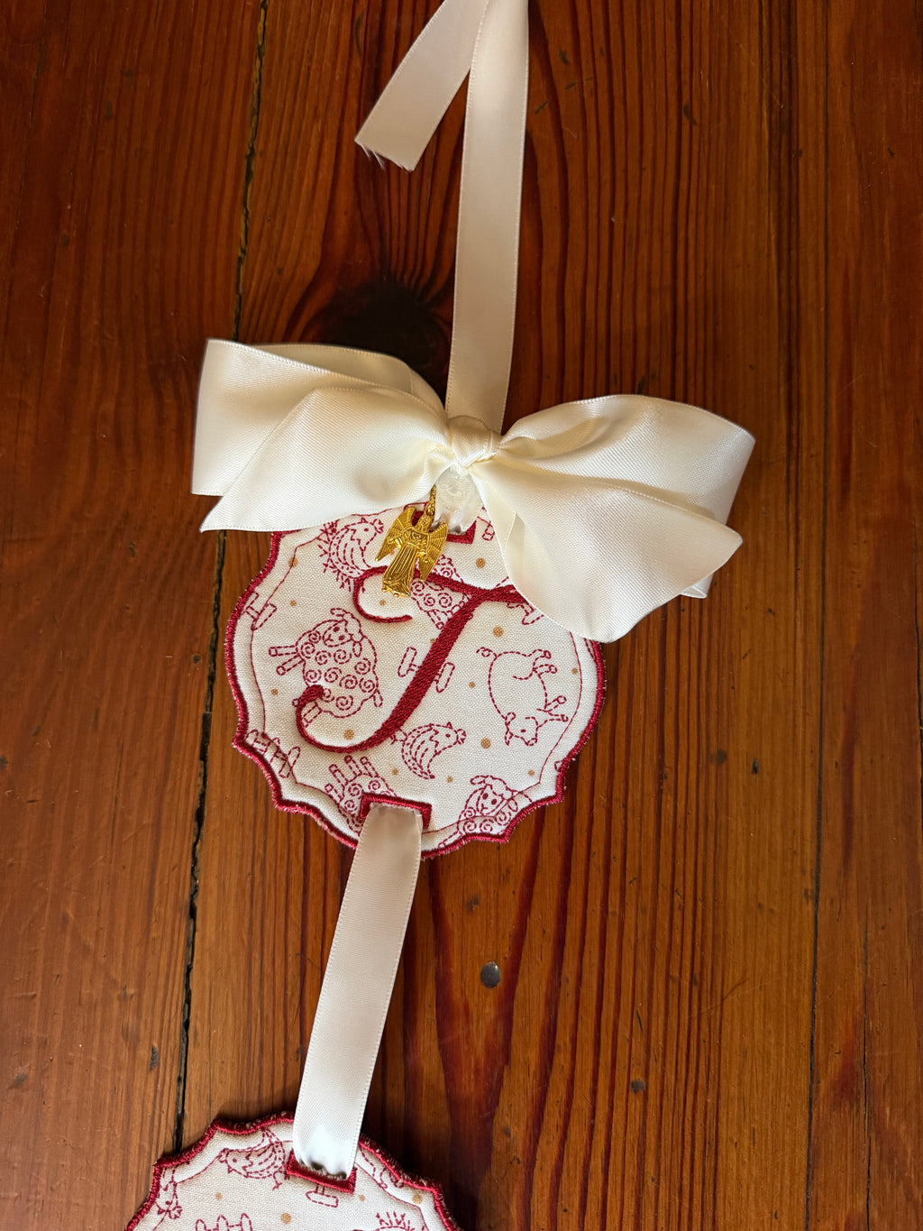 Bow hanger
